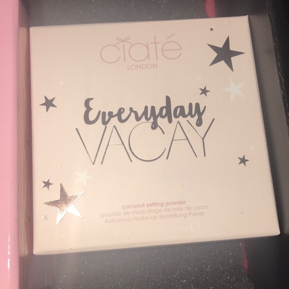 NWT Boxy Charm beauty set - Picture 3 of 8